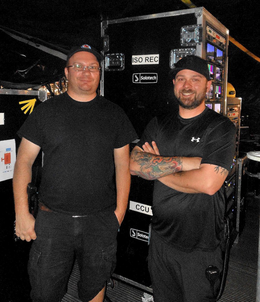 Sebastien Lamoureux, video engineer (sx), e Ben Rader , video crew chief. Foto di Manfred H. Vogel