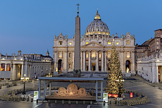 Claypaky Odeon illumina il Presepe a San Pietro