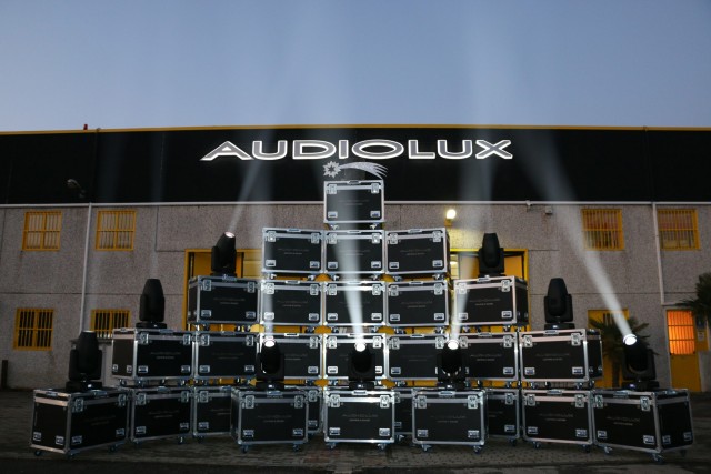 AUDIOLUX mette in stock 100 Axcor Profile 600 Claypaky