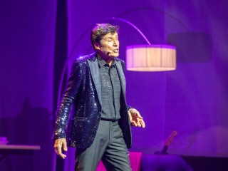 Gianni Morandi - Stasera gioco in casa - Una vita di Canzoni