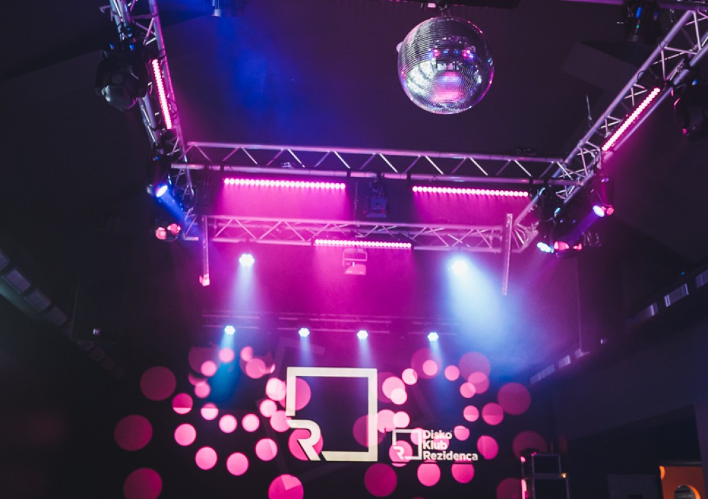 Cameo illumina il Club Rezidenca Cameo illumina il Club Rezidenca