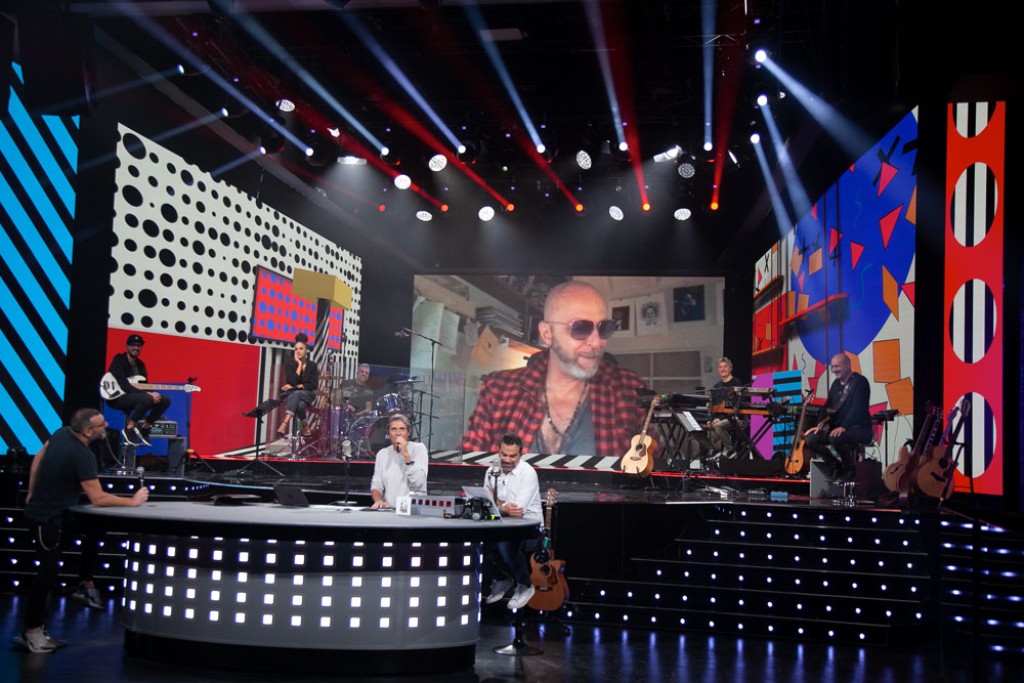 Radio 2
Social Club Radio 2
Social Club