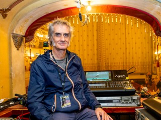 Jo Campana - Set e Lighting Designer