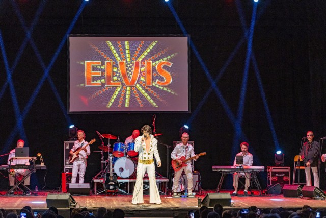 Elvis, The King is Back - Phil Proietti interpreta Elvis Presley: the King is Back.