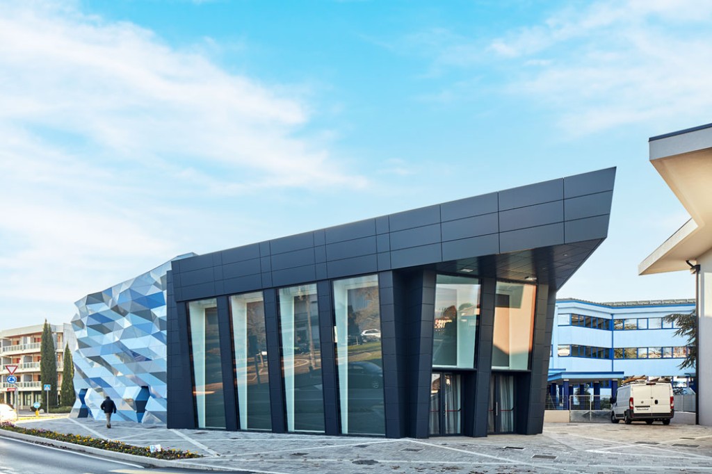 Quando la tecnologia trasforma gli spazi – Il teatro di Tavagnacco