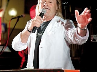 Genio & Pierrots