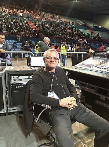 In tour con la mezza produzione In tour con la mezza produzione