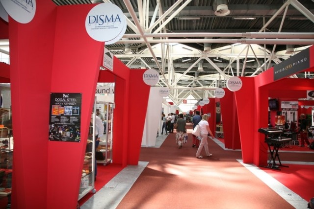 Music Italy Show - Il canto del cigno Music Italy Show - Il canto del cigno