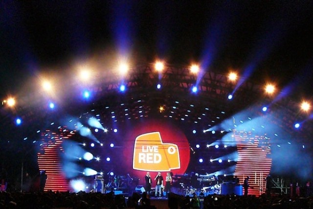 JACK e NRG 1201 accendono ‘Live Red Vodafone’.