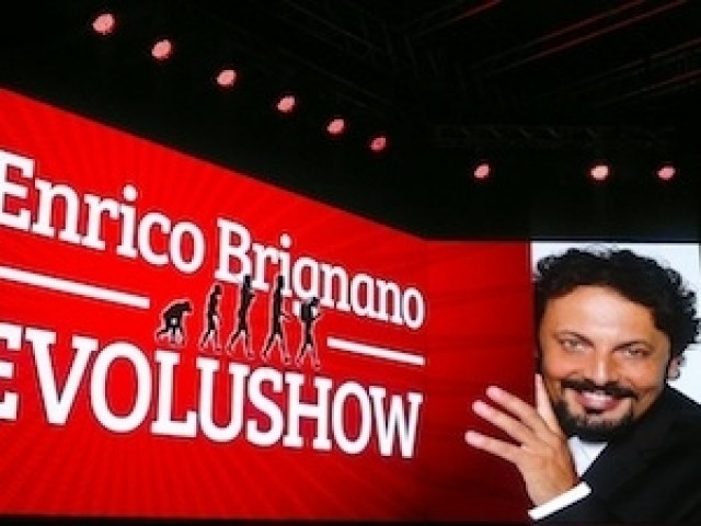 Enrico Brignano in tour con D.T.S. Enrico Brignano in tour con D.T.S.