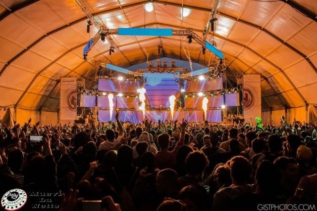 Effetti lanciafiamme al Nameless Music Festival 2016 Effetti lanciafiamme al Nameless Music Festival 2016
